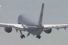 被击落的“超级大黄蜂”视频封面