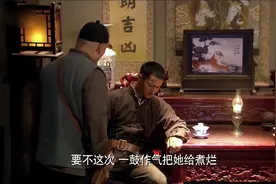 失踪丈夫突然回来，妻子拿着鞋底使劲抽他，抽完一把抱住视频封面