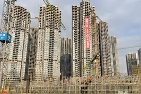 深圳楼市火了？新盘售楼处人声鼎沸，有人600多万全款买二手房视频封面