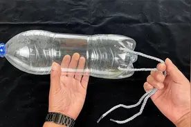 大塑料瓶别扔了，系根绳子挂卫生间，一年省下不少钱，方法太棒了视频封面