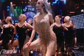 赵露思跳舞才叫高级！2023一舞封神美到窒息，这该死的气质太撩了视频封面