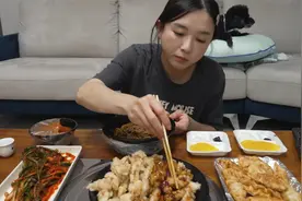 【HAMZY的晚餐】炸酱面，糖醋猪肉 ft.高粱酒视频封面