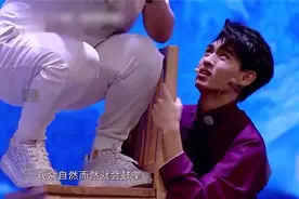 秦霄贤刘老根大舞台说相声，开场曲给力，德云社派去的卧底视频封面
