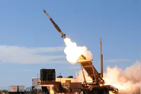 伊朗媒体发出警告，遇袭将攻击以色列核设施，中东美军基地将消失视频封面