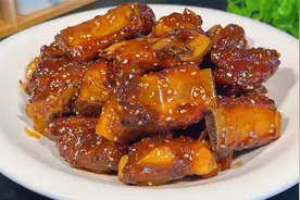 做糖醋排骨，牢记别焯水和直接下锅！今天教你正确做法，酸甜适口