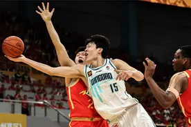 拖着伤臂血帽赵嘉义，生死战硬刚杨瀚森，仅得2分仍是广厦英雄视频封面