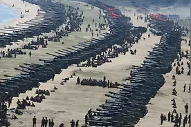 解放军实弹演习全过程，新武器不断服役，就跟不要钱一样，太震撼