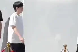 6月3日王楚钦现身山东魏桥活动，与粉丝展开球技交流