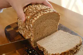 100%全麦吐司的制作技巧视频封面