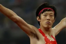 2米24！张国伟迎复出首冠，标志性庆祝，顶级网红超级自律视频封面