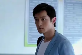 他关门的那一刻，我以为他要帮妹子修水龙头视频封面