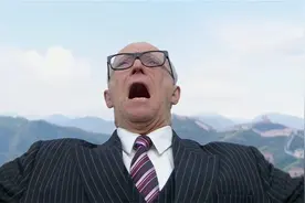 历史：哈里斯八十高龄登长城，见到眼前美景，激动喊出三个字视频封面