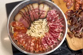 过年你就做蒸菜，腊味合蒸，五谷丰登，简简单单好吃又不会太累视频封面