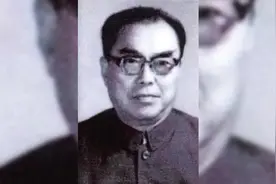 54年“一拖”选址，全国你争我抢，毛主席最后敲定在哪儿建厂了视频封面
