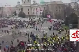 塞尔维亚首都爆发大规模抗议！视频封面