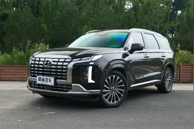 30多万的大V6值得买吗？试驾现代帕里斯帝视频封面