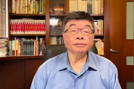 美联储主席鲍威尔批川普，川普精神状态出问题，晚上躁郁睡不着觉视频封面