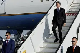 布林肯刚专机刚落地，真主党就发射多枚导弹，以色列紧急关闭机场视频封面