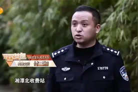 孕妇即将生产，下车后她捂着肚子十分难受，突然孩子生下来了视频封面
