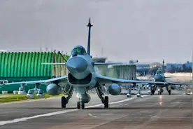 印军出师不利传出噩耗，巴铁多架枭龙战机升空，强援已抵达巴境内视频封面