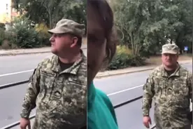 乌军征召男子，反被男子问道你为啥不上前线，搞得乌军很尴尬视频封面