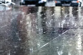 重庆16区县暴雨 江津飞龙河一度超保视频封面