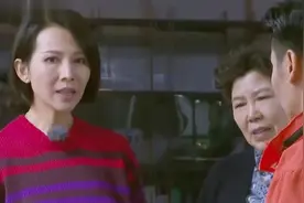 蔡少芬一家搬回香港，素颜街头吃饭接地气，千万上海豪宅已出租视频封面