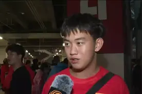 国足1比2沙特，中国球迷：非常失望，我以后不会再看中国队比赛了视频封面