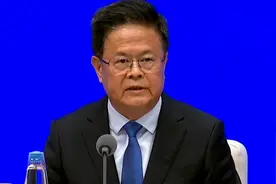 国家发展改革委主任郑栅洁：国家加力推出一揽子增量政策视频封面
