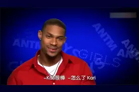 美女穿比基尼出场，全身涂满彩绘太有创意，性感十足！视频封面