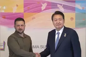 紧抓俄乌冲突军火商机 美媒揭秘韩国军工：新的北约军火库？视频封面