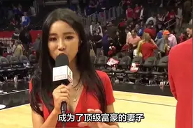 她是NBA知名主播，身材傲人却嫁大17岁的美国老公，现过得怎样？视频封面