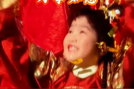 接接接！宝子们祝福要接住了哦~据说这是一件人见人爱的新年“皮肤” #啾咪奶奶做汉服  #让更多人看见老祖宗的审美  #财神爷  #财神变装  #国风合伙人 视频封面