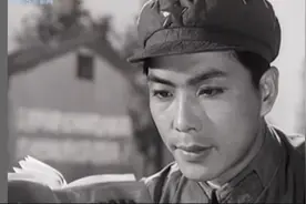 1966年原版女生合唱《战士爱读老三篇》经典红歌实在是太好听了视频封面