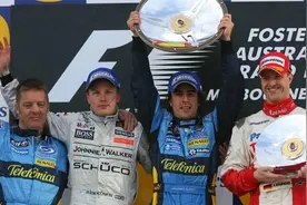 10人退赛，4次安全车丨F1赛事回顾，看2006澳大利亚大奖赛视频封面
