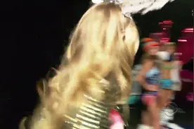 VS PINK GIRLS！—— 那些为PINK主题走秀次数最多的维密超模视频封面