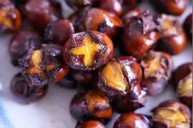 教你2种自己做家庭版糖炒板栗，香甜粉糯易剥壳，简单好吃