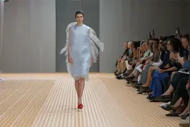 【米兰时装周】普拉达 Prada 2024春夏女装秀视频封面