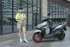 本田首款搭载ABS的125级踏板，不仅安全更贴心，NS125RX视频封面