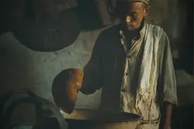 第一人称解说《活着》，余华经典小说改编，屡获国际殊荣