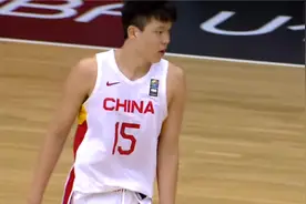 u19世界杯！中国男篮VS西班牙！王俊杰赵维伦下起三分雨对手懵了视频封面