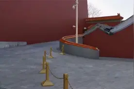 天安门城楼的上面是什么样子？一起登上城楼去看看