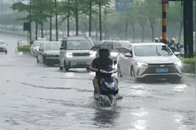 成都市气象台发布暴雨蓝色预警！局地有大暴雨和冰雹