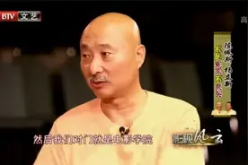 司马南罕见带孙女出镜，却意外暴露身旁的儿子，竟是大家熟悉的他视频封面