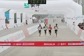 马拉松选手何杰“被保送”？媒体：有关方面应及时回应质疑