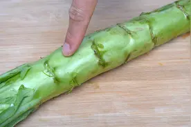 春天要多吃莴笋，教你一个神仙吃法，不炒不炖，开胃下饭又解馋视频封面
