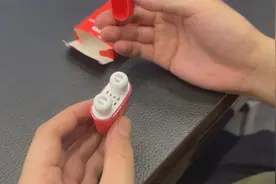 “鼻吸能量棒”风靡中小学 孩子多吸会伤身吗视频封面