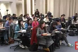 记者提问：一些地方农民反映活不好找、钱不好挣！有哪些举措解决