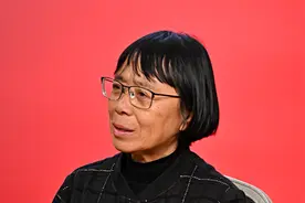 “大山女孩的校长妈妈”张桂梅当选为全国妇联副主席