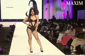 韩国大码模特走秀4 时尚秀场，惊艳走秀，气场全开！视频封面